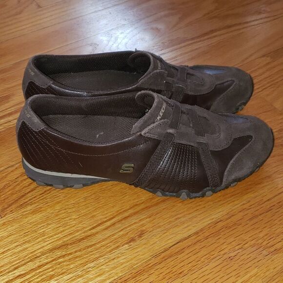 Skechers Brown Leather Slip-On Flats - Picture 1 of 8